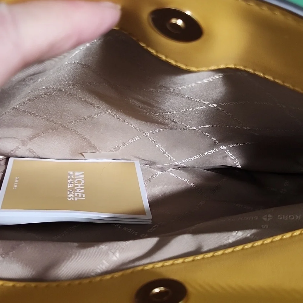 🌷🪻MICHAEL KORS Whitney Golden Rod Shoulder Tote NWT - Picture 7 of 7